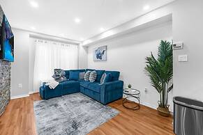 Chic 2BR House Newly Renovated Central Spot