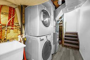 Chic 2BR House Newly Renovated Central Spot