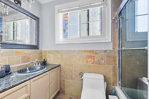Stylish 3BR Whitby Home in Prime Location