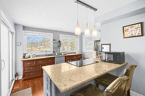 Stylish 3BR Whitby Home in Prime Location