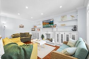 Stylish 3BR Whitby Home in Prime Location