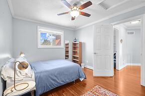 Stylish 3BR Whitby Home in Prime Location