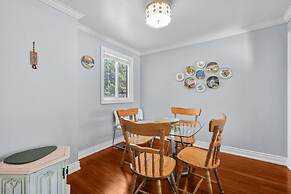 Stylish 3BR Whitby Home in Prime Location