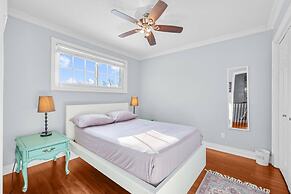 Stylish 3BR Whitby Home in Prime Location