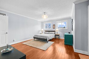 Stylish 3BR Whitby Home in Prime Location