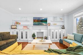 Stylish 3BR Whitby Home in Prime Location