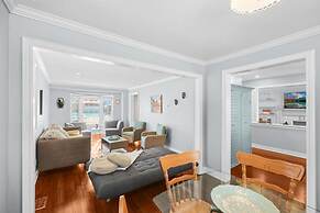 Stylish 3BR Whitby Home in Prime Location
