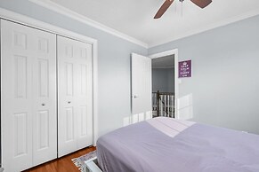 Stylish 3BR Whitby Home in Prime Location