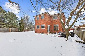 Stylish 3BR Whitby Home in Prime Location