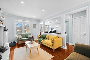 Stylish 3BR Whitby Home in Prime Location