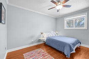 Stylish 3BR Whitby Home in Prime Location