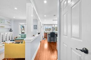 Stylish 3BR Whitby Home in Prime Location