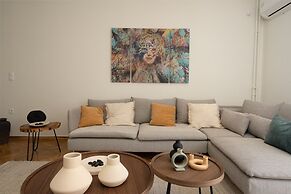 LIV - Charming 3BD in Athens Vibrant Downtown