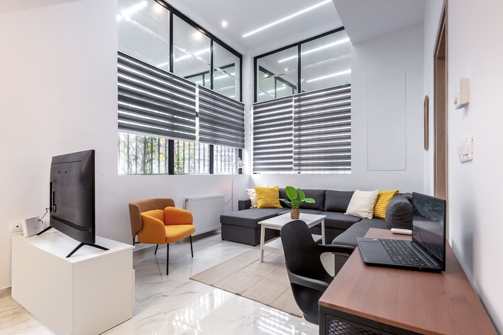LIV - Modern Spacious Apartment in Gazi