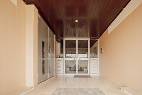 Espinho Modern 3 Bedroom Apartment by Vacationy