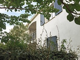 Les Mûriers
