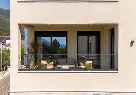 Dimitris Residence