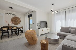 Dimitris Residence