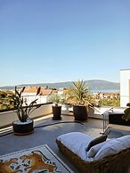 Dimitris Residence