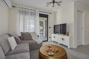 Dimitris Residence
