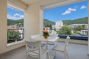 Dimitris Residence