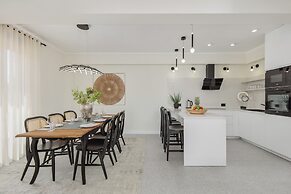 Dimitris Residence