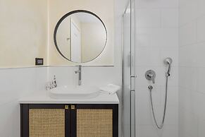 Dimitris Residence