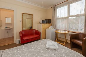 Ricky Road Guest House
