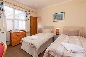 Ricky Road Guest House