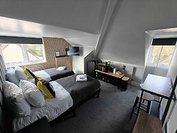 Ricky Road Guest House