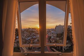 Bee Luxury Da Lat Hotel