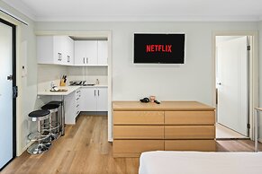 Smart Suites Self Check-in Apartments - 144 Dixon