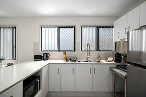 Smart Suites Self Check-in Apartments - 144 Dixon