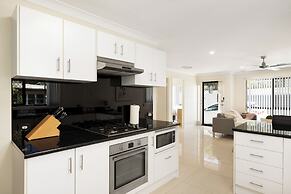 Smart Suites Self Check-in Apartments - 144 Dixon