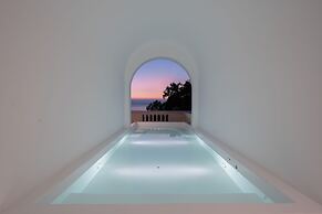 Miyue Roman Holiday Bubble Pool hotel
