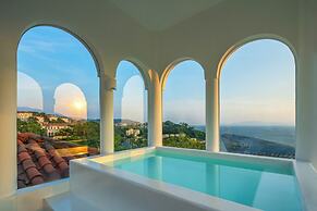 Miyue Roman Holiday Bubble Pool hotel