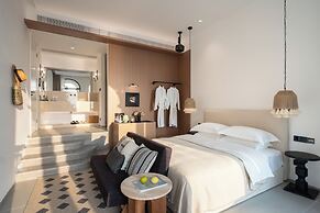 Miyue Roman Holiday Bubble Pool hotel