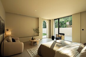 Miyue Roman Holiday Bubble Pool hotel