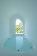Miyue Roman Holiday Bubble Pool hotel