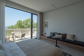 Miyue Roman Holiday Bubble Pool hotel