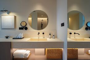 Miyue Roman Holiday Bubble Pool hotel