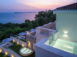 Miyue Roman Holiday Bubble Pool hotel