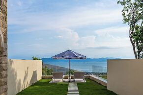 Miyue Roman Holiday Bubble Pool hotel