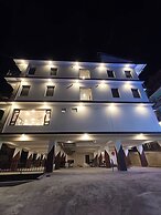 Hotel Luxeevista By Navodayans