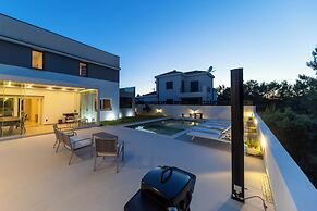 Alba Family Home