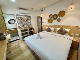 Charm Hostel at Pratumnak