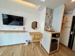 Charm Hostel at Pratumnak