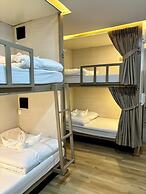 Charm Hostel at Pratumnak