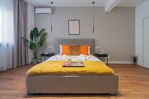 Modern Spacious 2BR Steps to Cismigiu Gardens