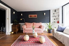 Country Retreat - Sleeps 14 - Large Garden